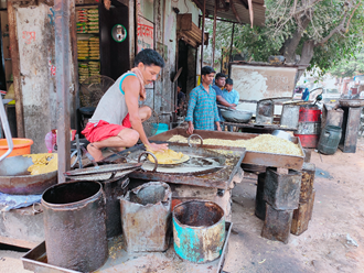 Navkar-Namkeen-Center-In-Ratlam