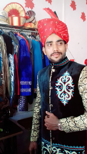 Rafiq-Band-Dress-Wala-In-Neemuch