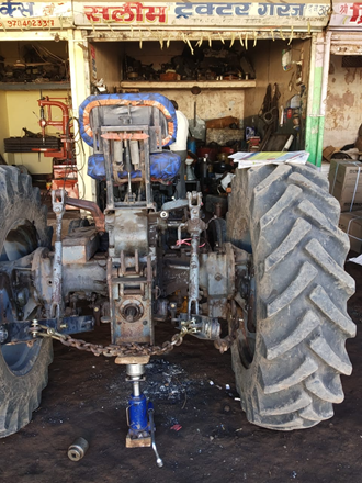 Salim-Tractor-Garage-In-Neemuch