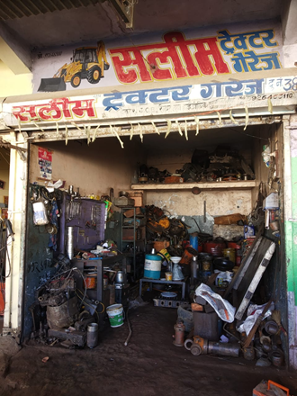 Salim-Tractor-Garage-In-Neemuch