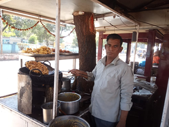 Shankar-Aalubada-and-Pakodi-In-Neemuch