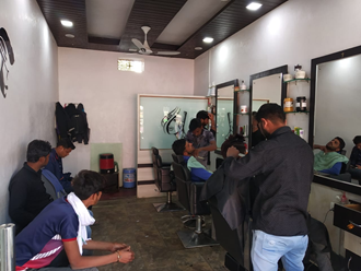 Royal-Hair-Salon-In-Manasa