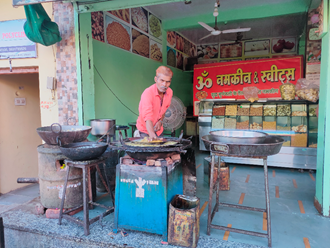 Om-Namkeen-and-Sweets-In-Mandsaur