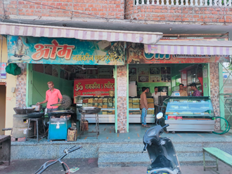 Om-Namkeen-and-Sweets-In-Mandsaur