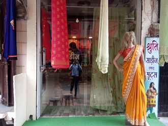 Shruti-Sarees-and-Suits-In-Mandsaur